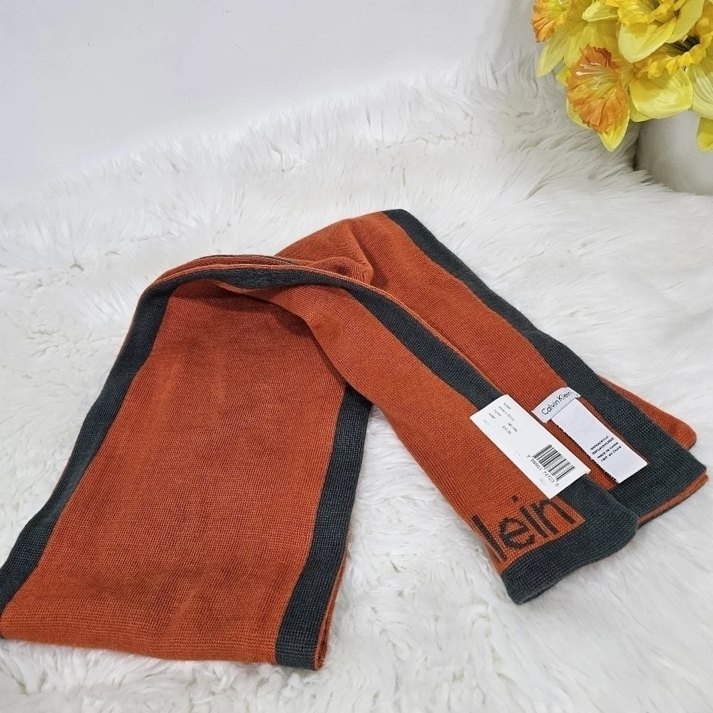 Calvin Klein unisex gray and orange Gryora scarf new